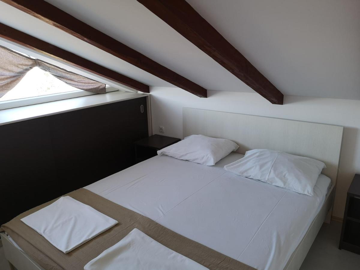 Apartments With A Parking Space Lopar, Rab - 16680 מראה חיצוני תמונה