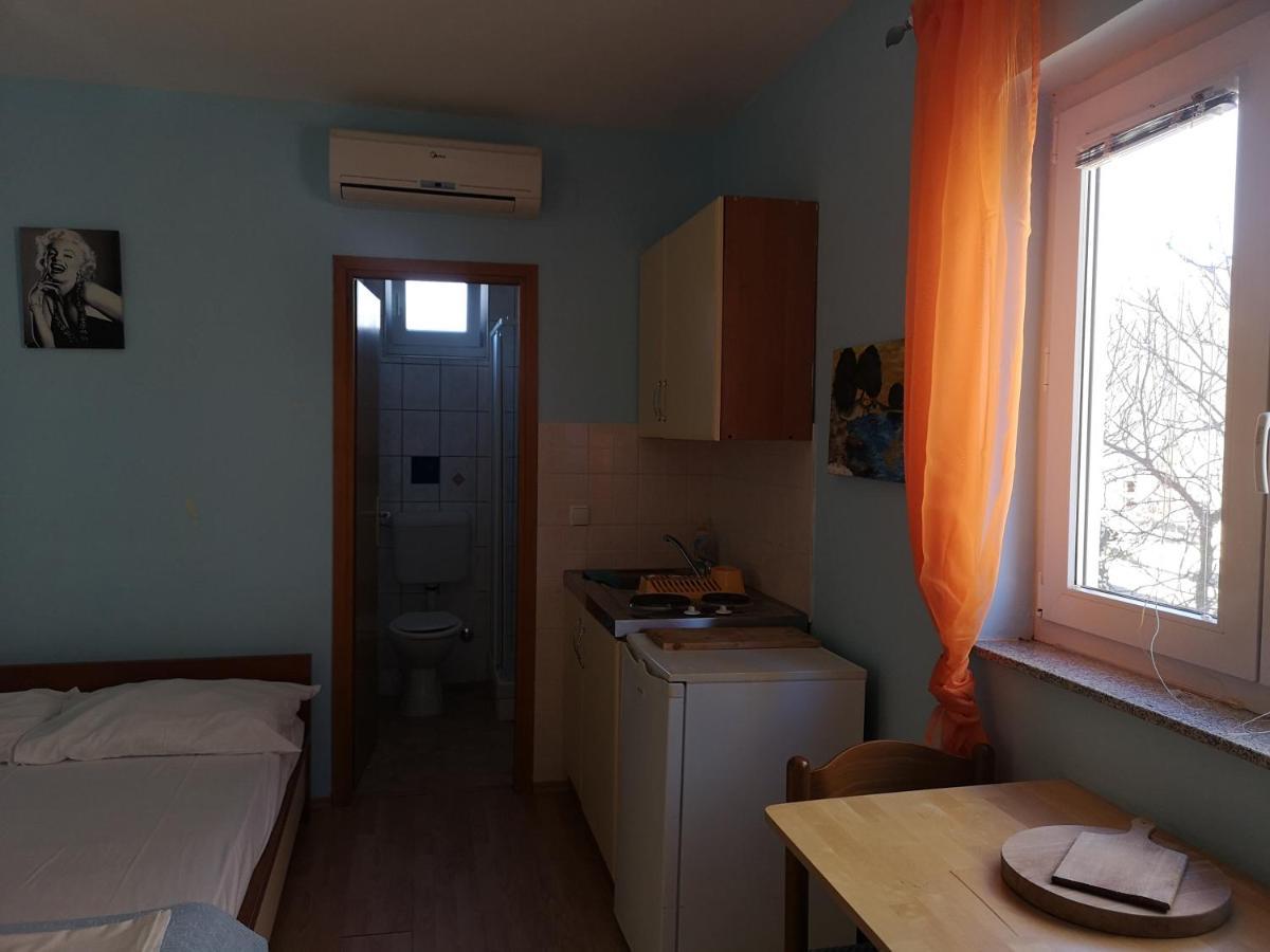 Apartments With A Parking Space Lopar, Rab - 16680 מראה חיצוני תמונה